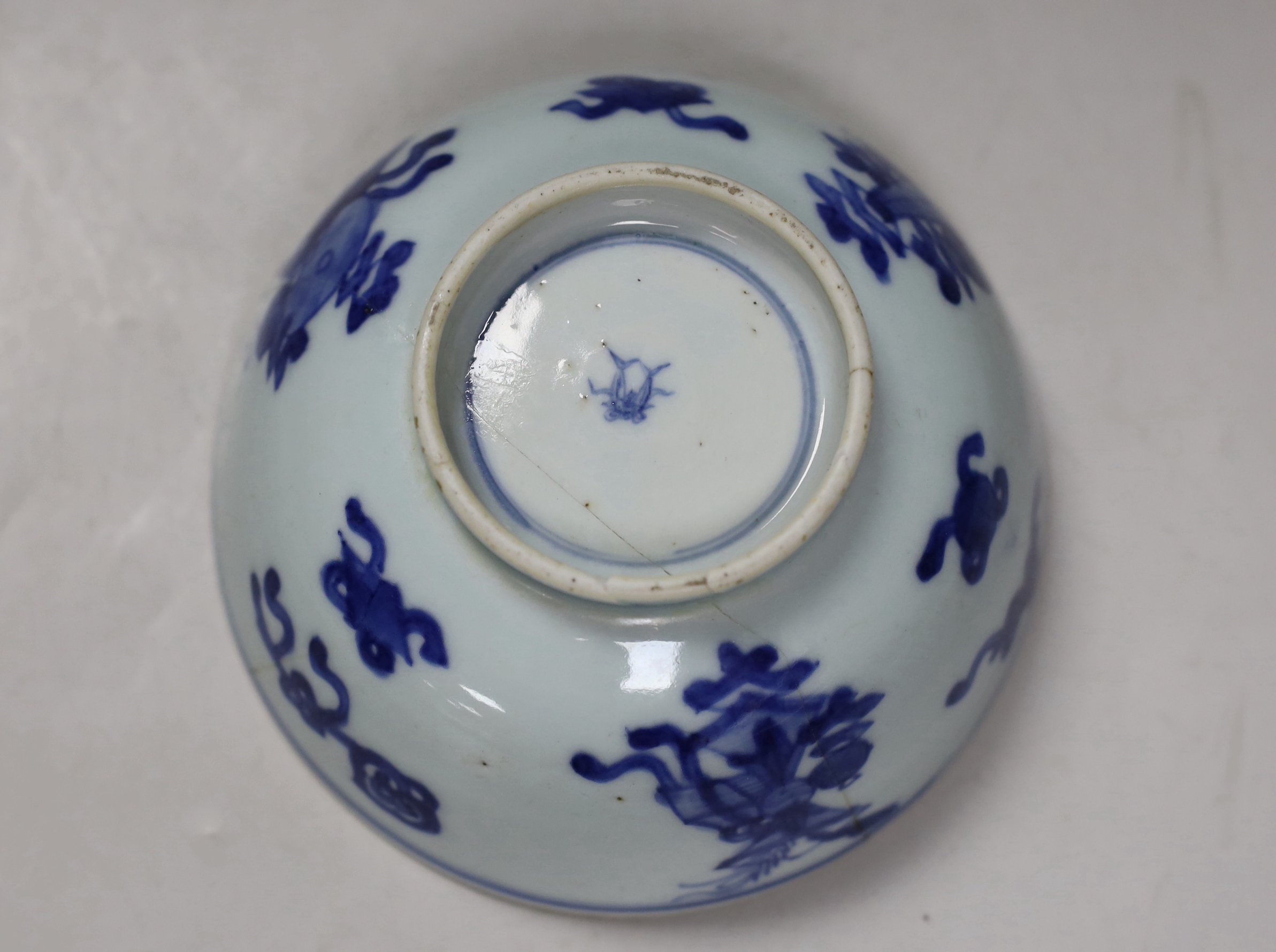 A Chinese Kangxi blue and white bowl, 15cm diameter (a.f.)